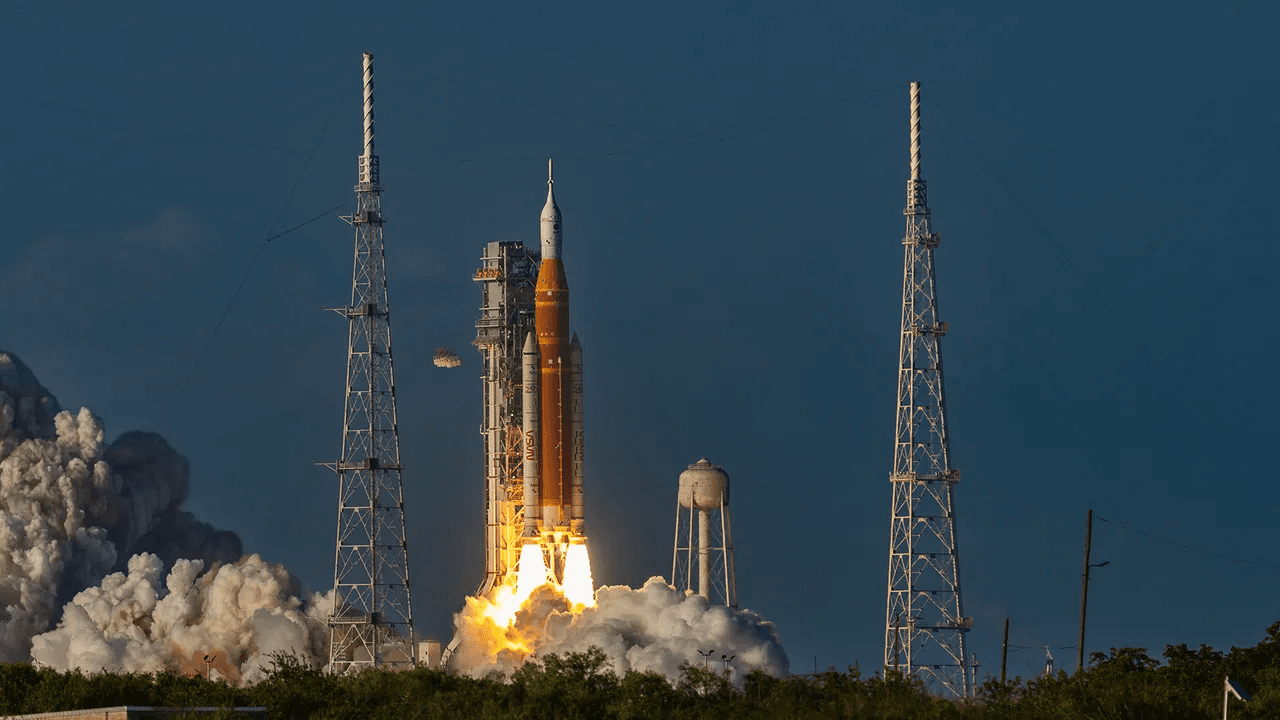 Cover Image for Artemis II